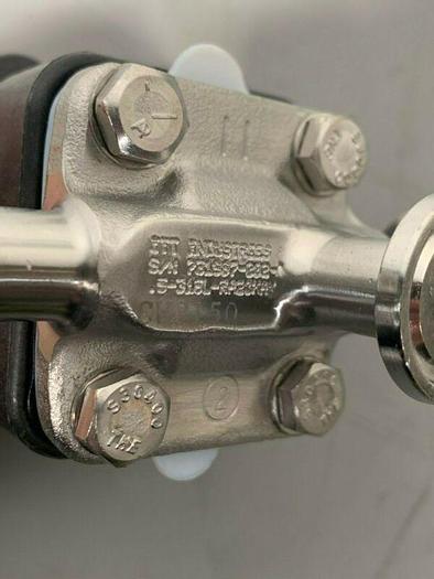 Used ITT Pure-Flo  .5-316L-RA20MAX-CWP150 3-way Diaphragm Valve w/ 1/2" Sanitary Fit