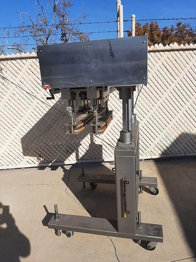 Used Capper, SureKap, Mdl SK-6000, 6-Spindle #S744362