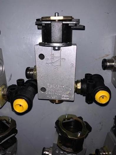 REXROTH 0 820 402 105 0820402105 Pneumatic Valve