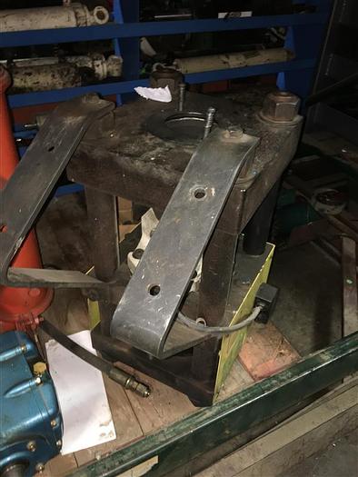 Used Weatherhead T-440-1 Hose Crimper