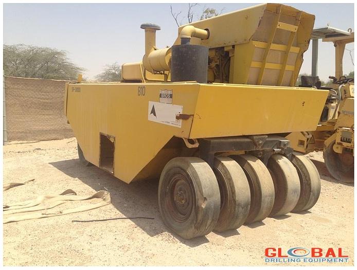 Used Item 0801 : 1978 Bros Pneumatic 9-Tire SP-3000 Roller