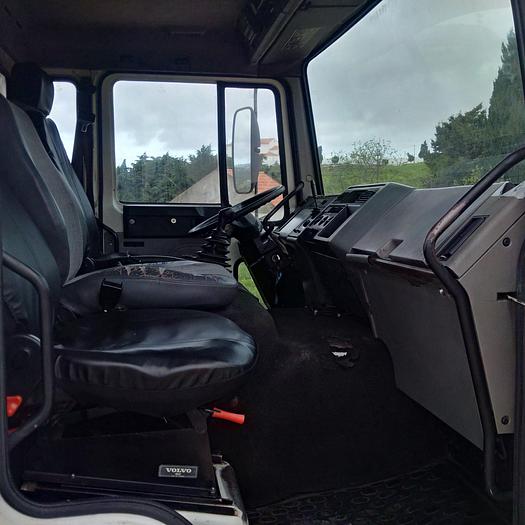 Usado 1995 VOLVO FL615 210 refrigerated