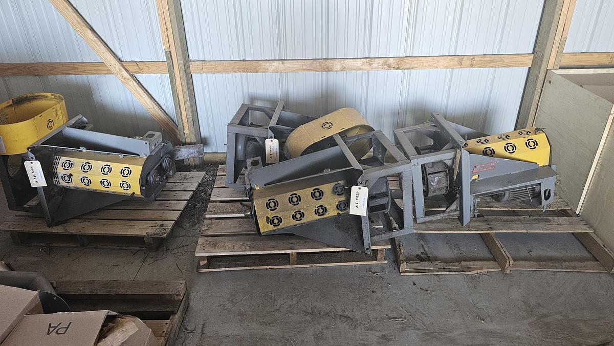 Used NYB Plug Fan - 12PLR - 1700 CFM