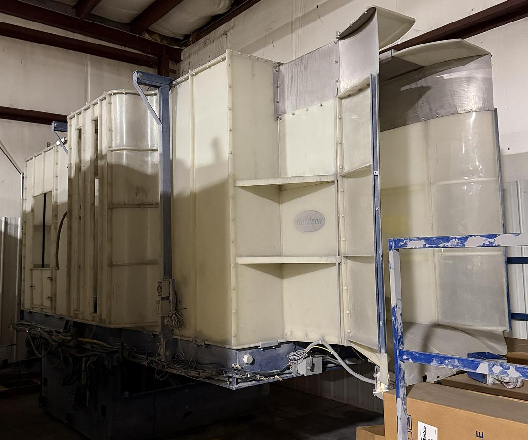 Used Nordson Horizon 400 Booth - 36"w X 66"h part opening
