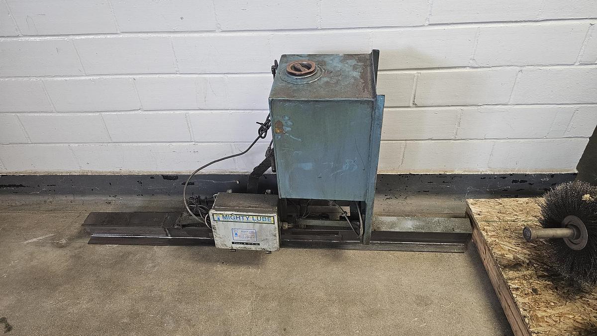Used Mighty Lube Lubricator - X458