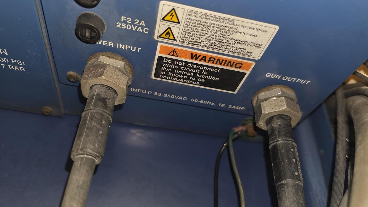 Used NORDSON SURECOAT POWDER SYSTEM ON CART W/ 80# HOPPER
