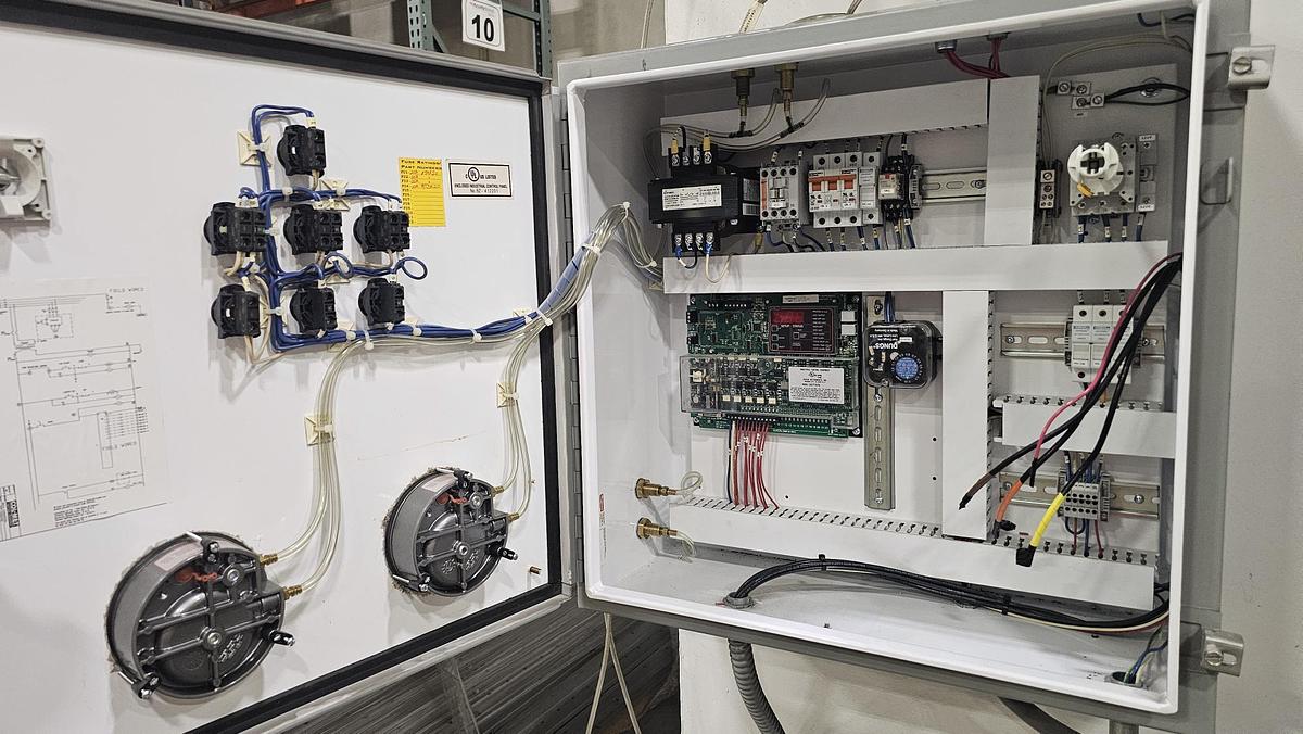 Used 10w X 8h X 7.5d Batch Booth w/ Nordson Encore Powder Gun