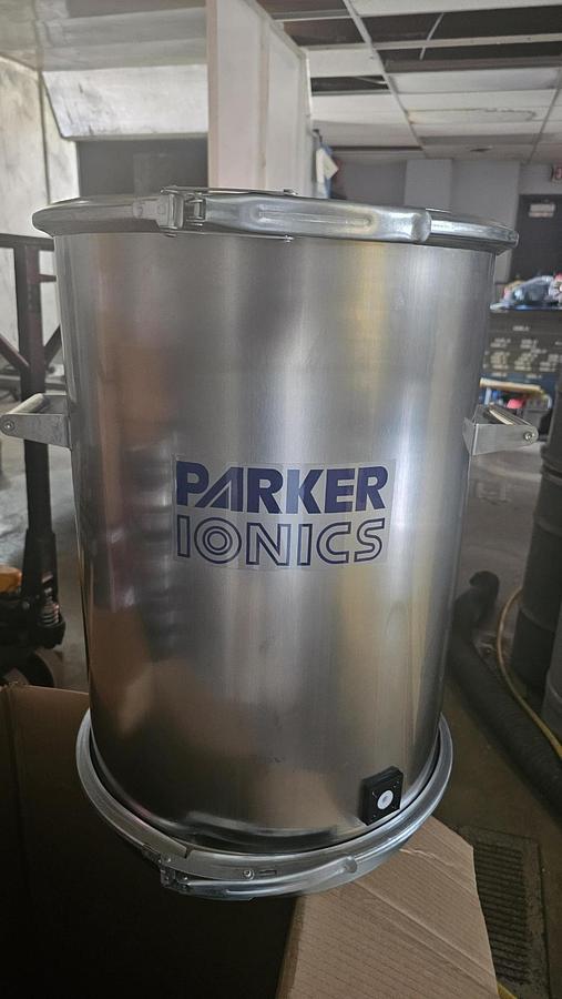 Parker Ionics manual powder unit w/ 60l hopper
