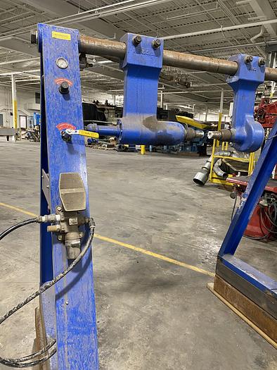 Used 2016 HERSCHAL CORE KNOCKOUT MACHINE