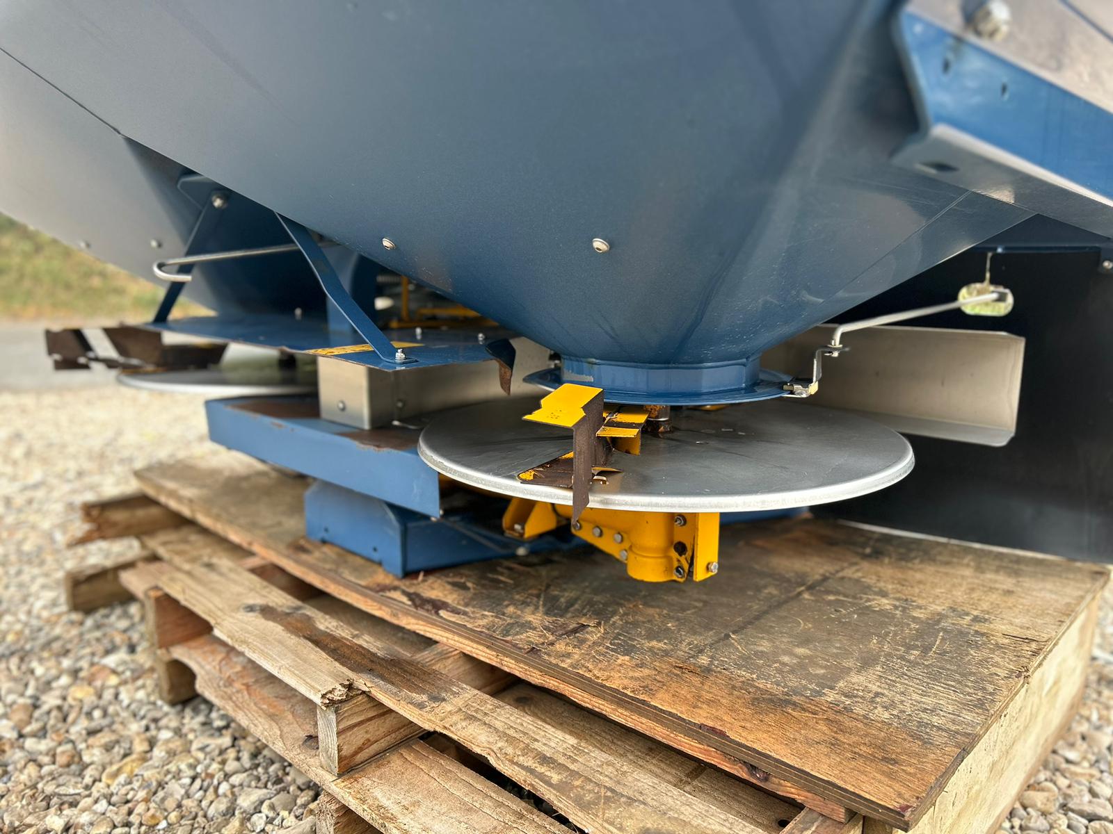 Used KRM Bogballe L2 Plus Fertiliser Spreader
