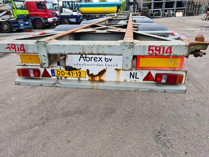Used 1980 2 axle gooseneck container chassis  steel suspension drum brakes freuhauf