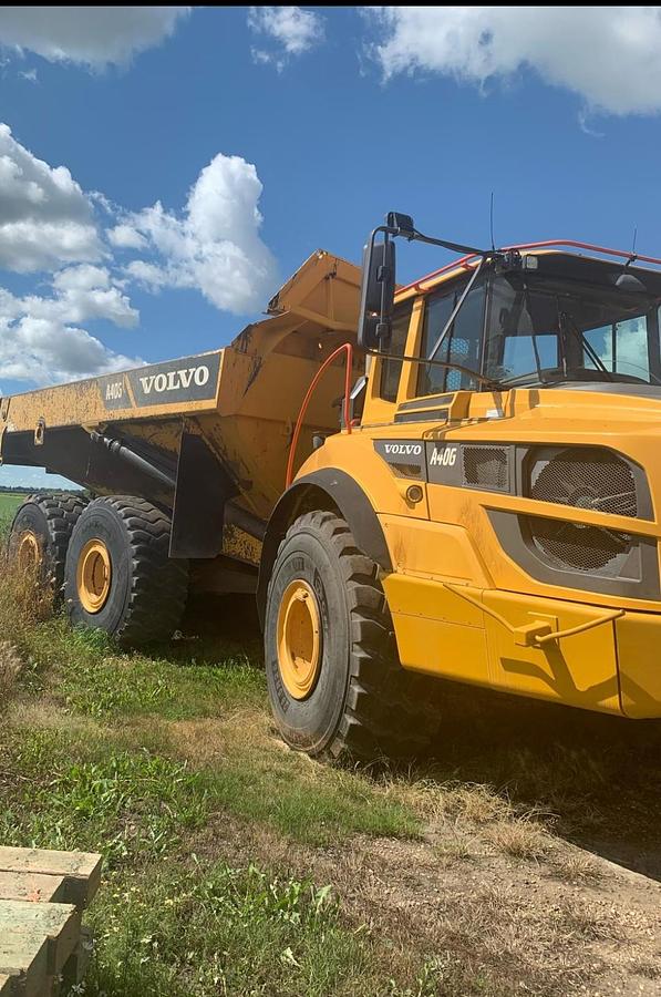 Used CONTRUCTION EQUIPMENT PACKAGE  " WILL SEPARATE " EXCAVATORS , DOZERS , ROCK TRUCKS