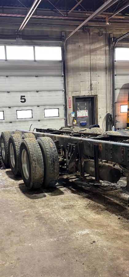 Used T800 TANDEM TRI AUTO CAB AND CHASSIS   LOW MILEAGE AND HOURS