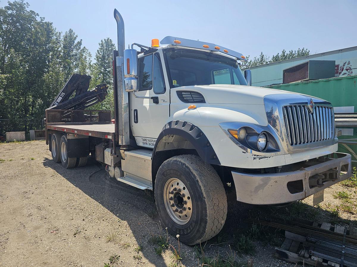 Used 2015 6x4 deck and picker 1 owner