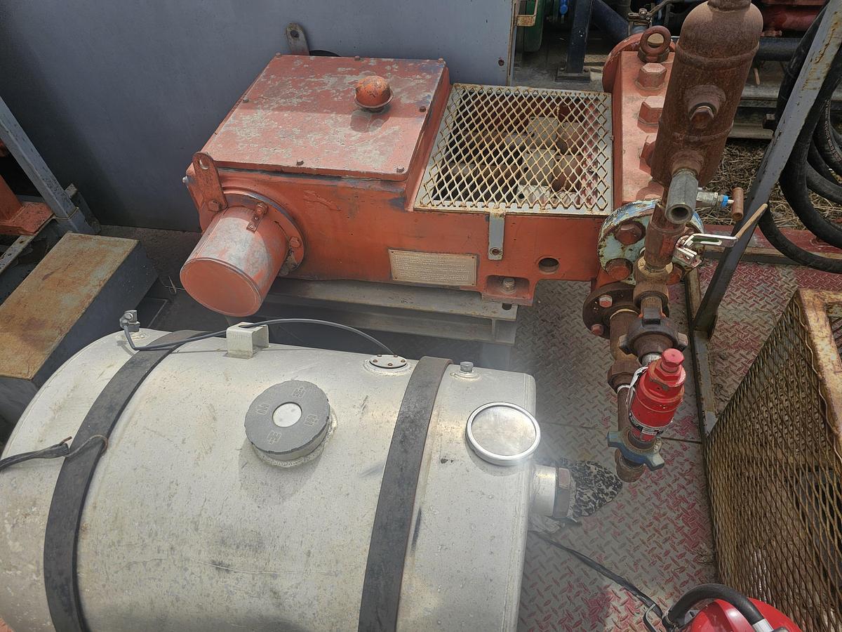 Used FLUID PUMP J16 TRIPLEX HELI PORTABLE