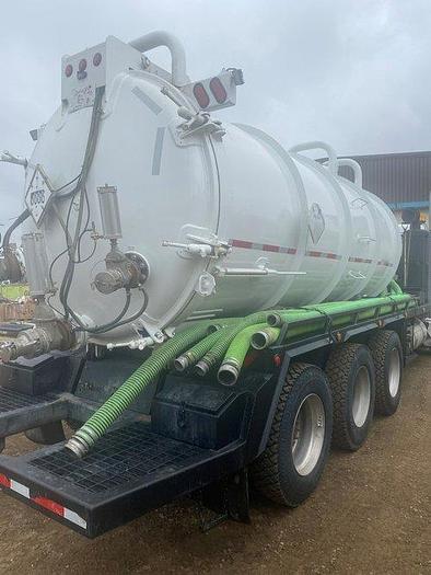 Used LOW HOUR MILEAGE KENWORTH VACUUM TRUCK