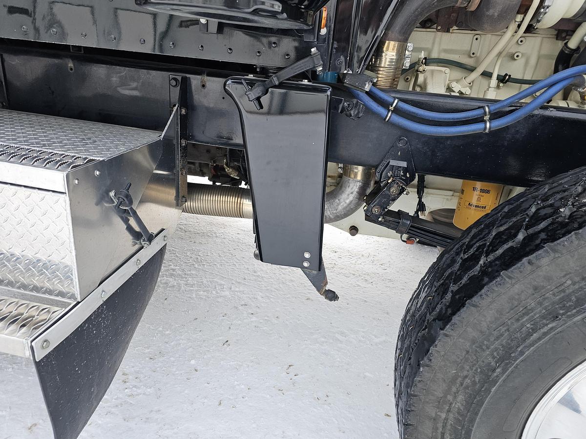 Used 1 owner 1986 PETE 359 6X4