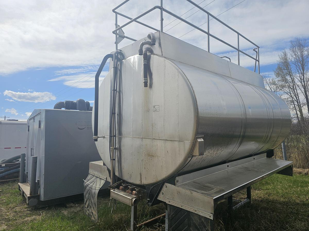 Used STANLESS STEEL WATER TANK 3 COMPARTMENT