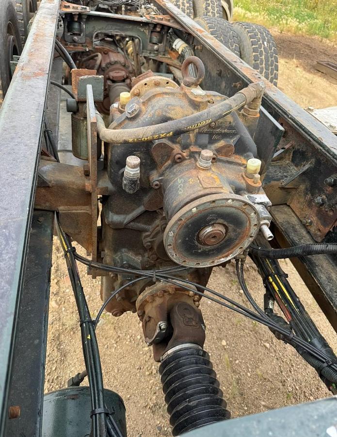 Used T800 TANDEM TRI AUTO CAB AND CHASSIS   LOW MILEAGE AND HOURS