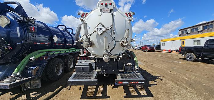 Used LOW HOUR MILEAGE KENWORTH VACUUM TRUCK