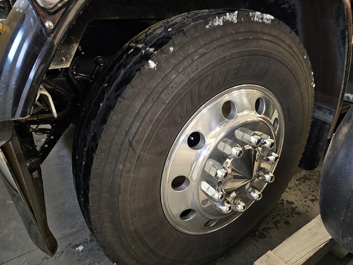 Used 1 owner 1986 PETE 359 6X4