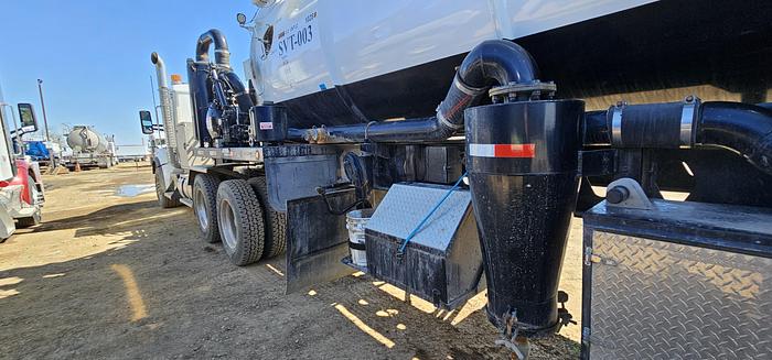 Used 2023 Kenworth T880 semi vac package