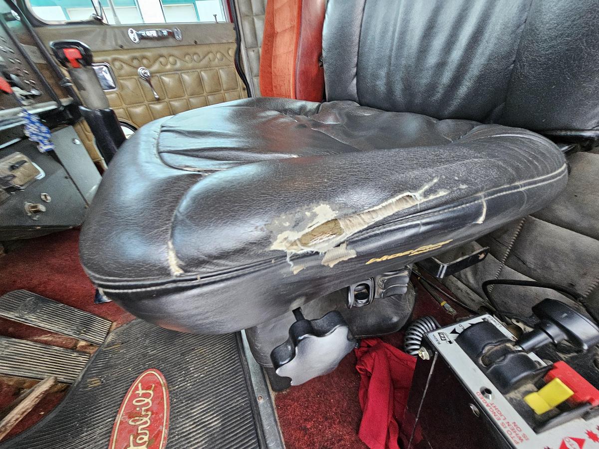 Used 1 owner 1986 PETE 359 6X4