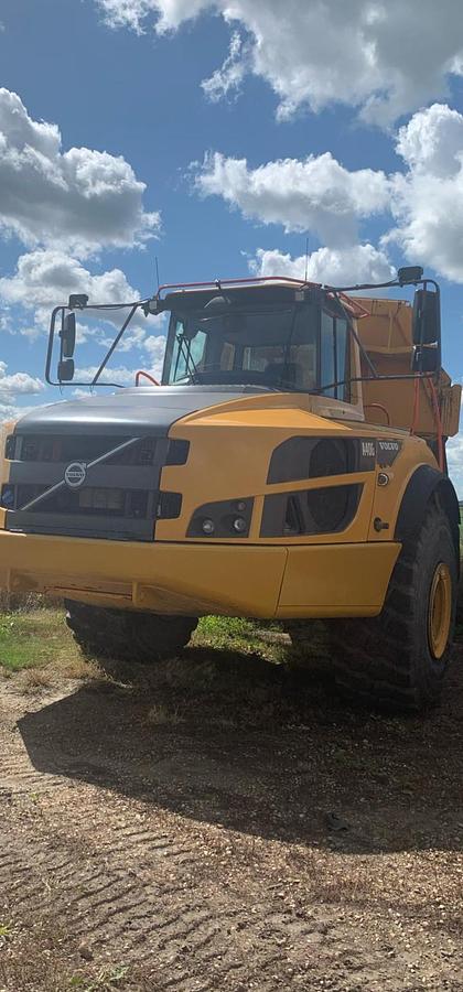 Used CONTRUCTION EQUIPMENT PACKAGE  " WILL SEPARATE " EXCAVATORS , DOZERS , ROCK TRUCKS