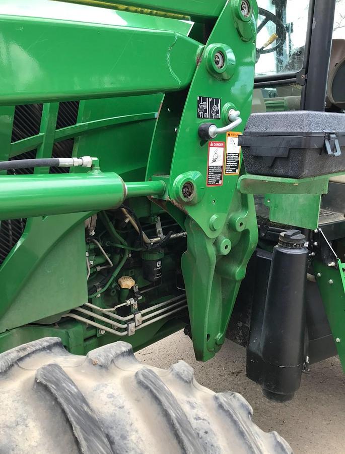 Used JOHN DEERE 6130D