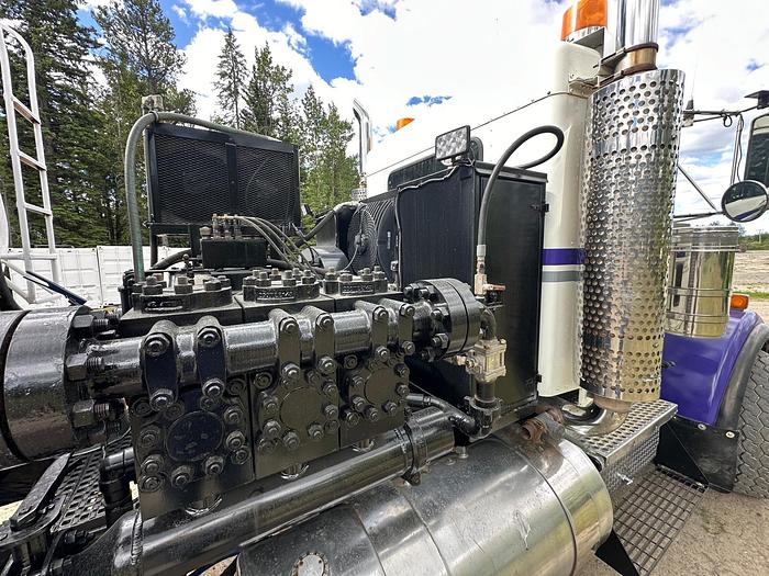 Used 2000 KENWORTH W900 Cube Truck