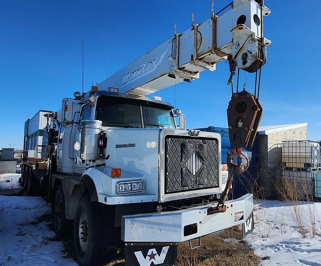 Used MANITEX CRANE 45110T 45 TON LOW MILEAGE