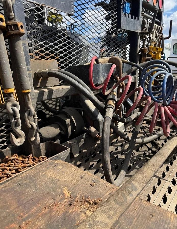 Used KW 6NZ   c/w Knuckle Boom , winch , removable deck 