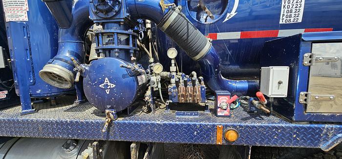 Used STRAIGHT VAC 8X6