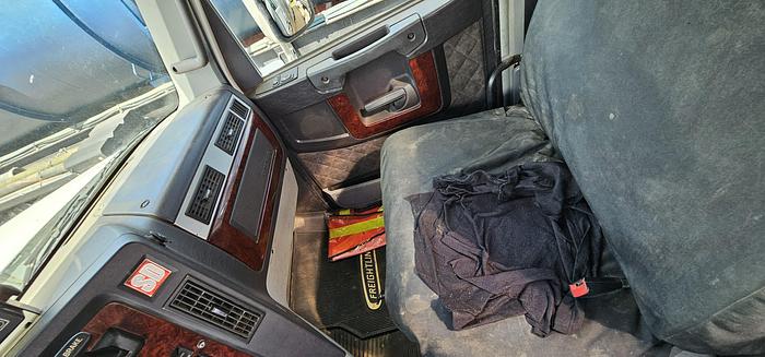 Used 2013 FREIGHTLINER STAINLESS STEEL 22526L NORTH AMERICAN TANK LLC TC407 SPEC