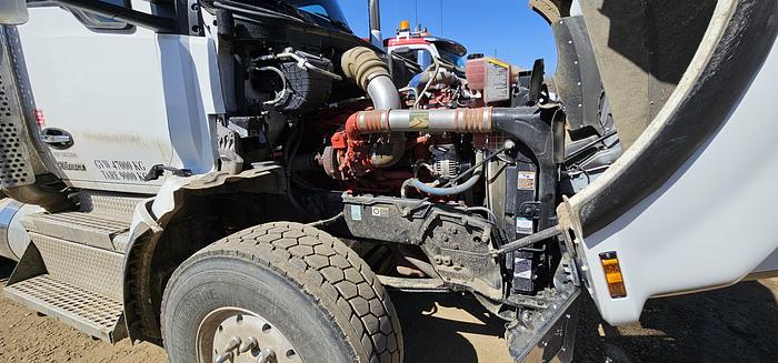 Used 2023 Kenworth T880 semi vac package