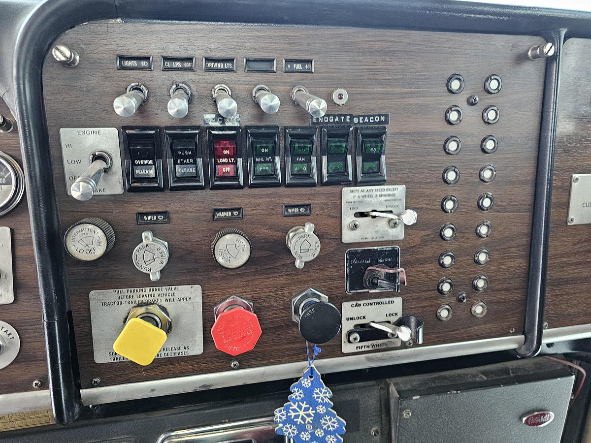 Used 1 owner 1986 PETE 359 6X4