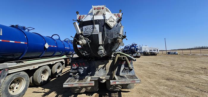 Used 2023 Kenworth T880 semi vac package