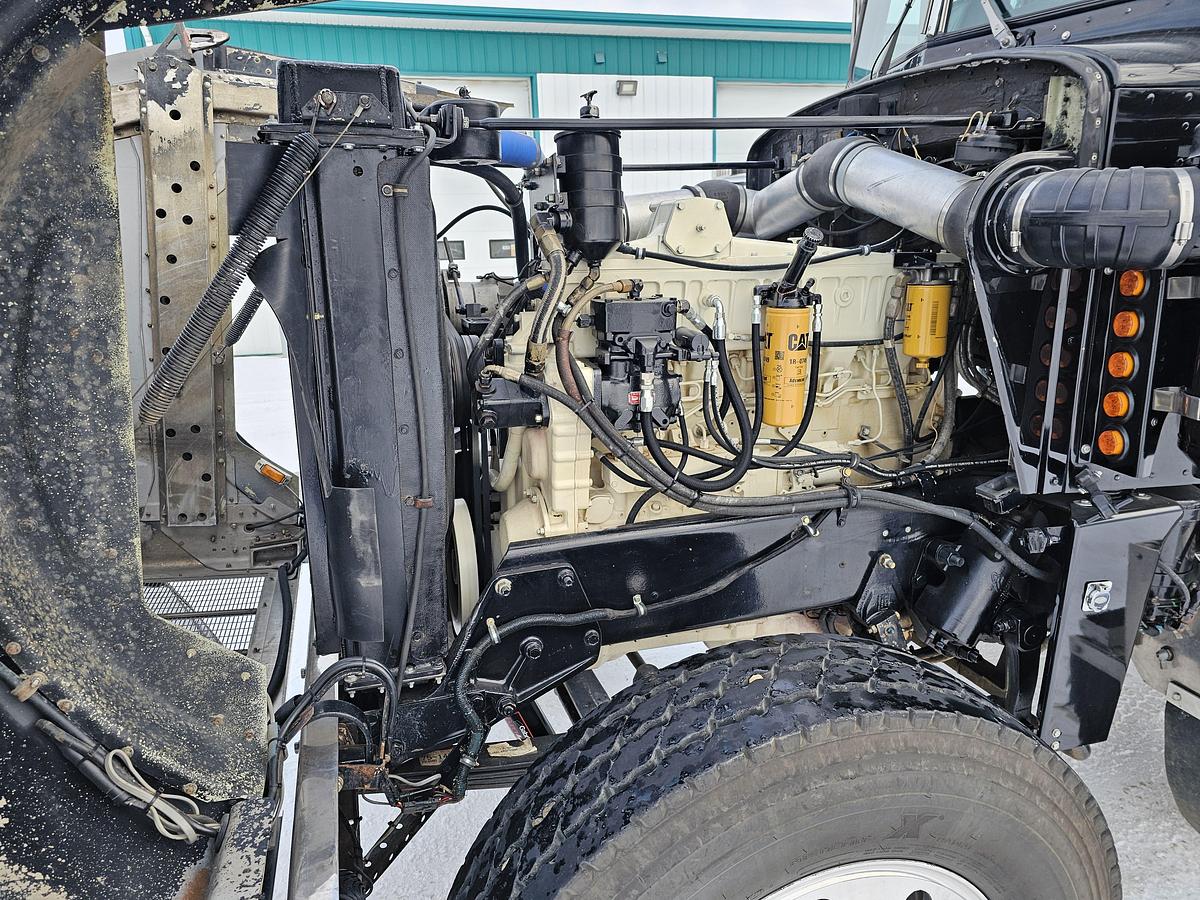 Used 1 owner 1986 PETE 359 6X4