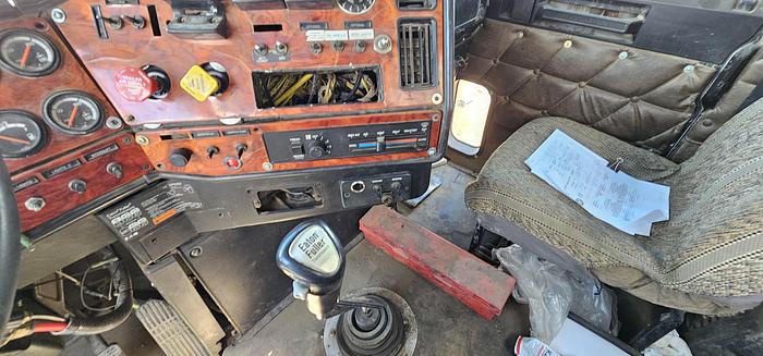 Used CAT STRAIGHT VAC