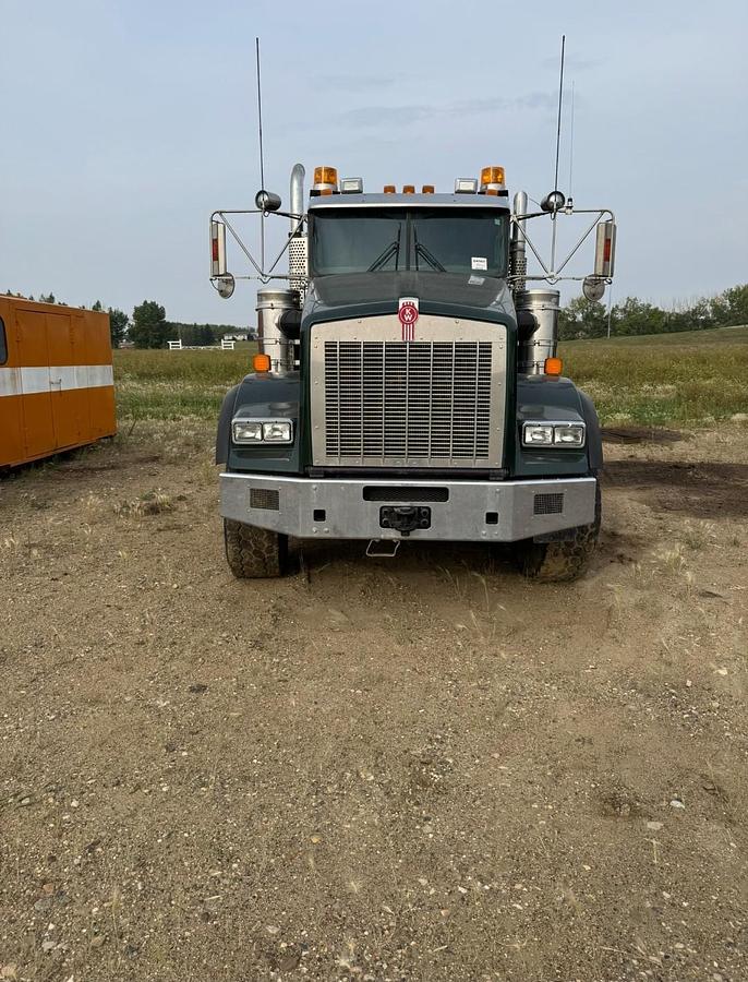 Used 2015  KENWORTH T800 TWIN STEER AUTO  10 X 6 CAB AND CHASSIS FOR SALE   LOW MILEAGE AND HOURS