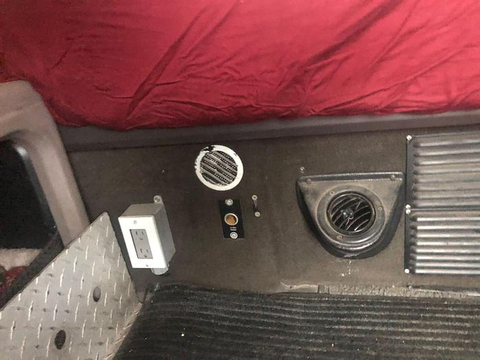 Used 2002 INTERNATIONAL 9900I 6X4 TRACTOR