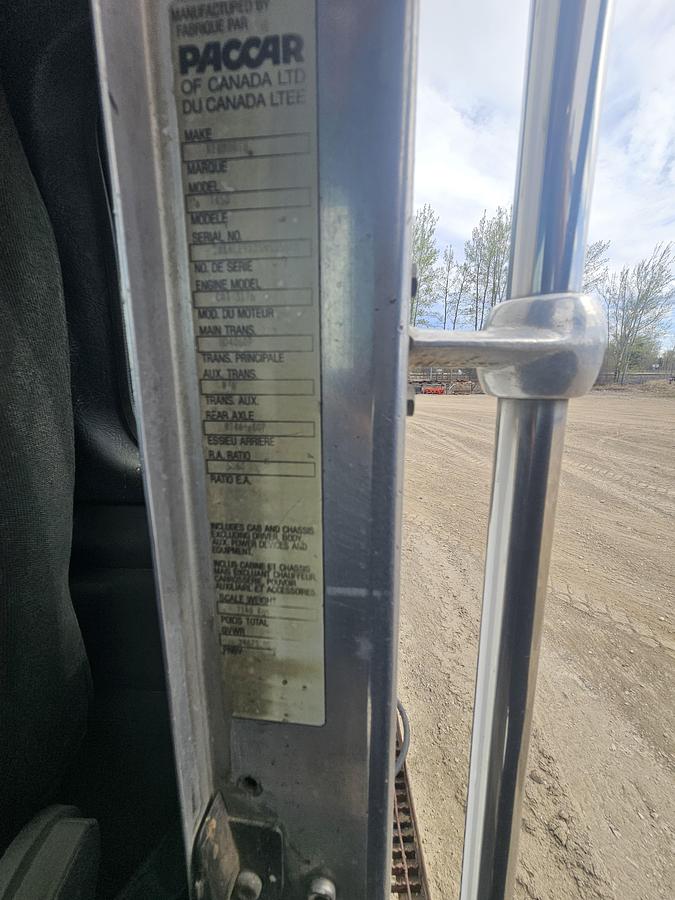 Used YARD TRACTOR AUTO