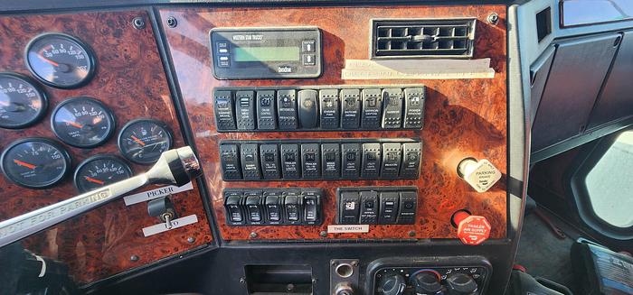 Used MANITEX CRANE 45110T 45 TON LOW MILEAGE