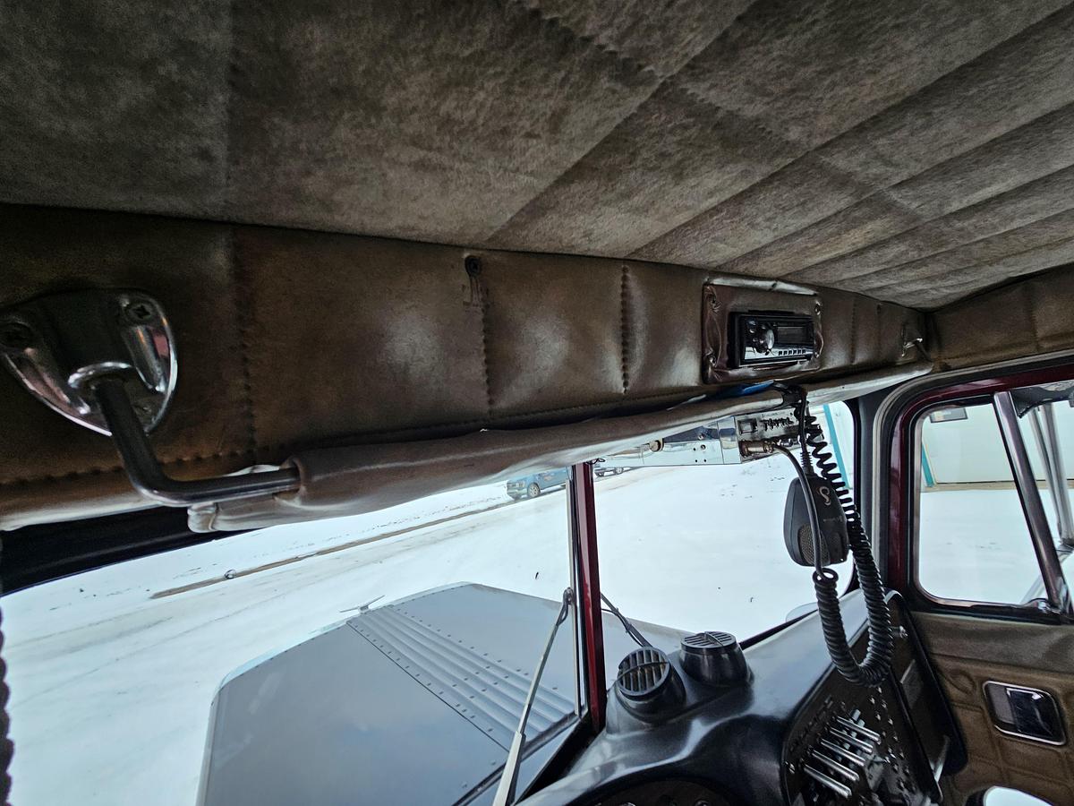 Used 1 owner 1986 PETE 359 6X4