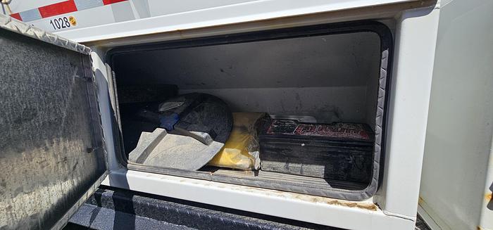 Used LOW HOUR MILEAGE KENWORTH VACUUM TRUCK