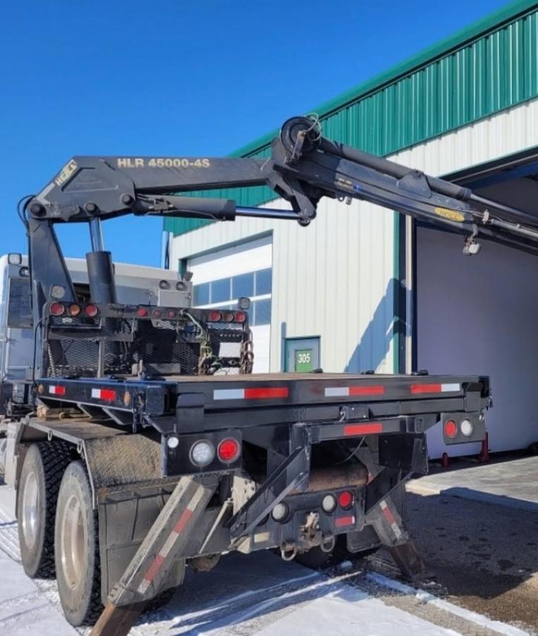 Used KW 6NZ   c/w Knuckle Boom , winch , removable deck 