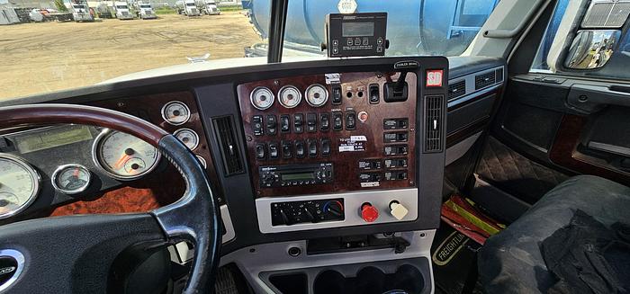 Used 2013 FREIGHTLINER STAINLESS STEEL 22526L NORTH AMERICAN TANK LLC TC407 SPEC