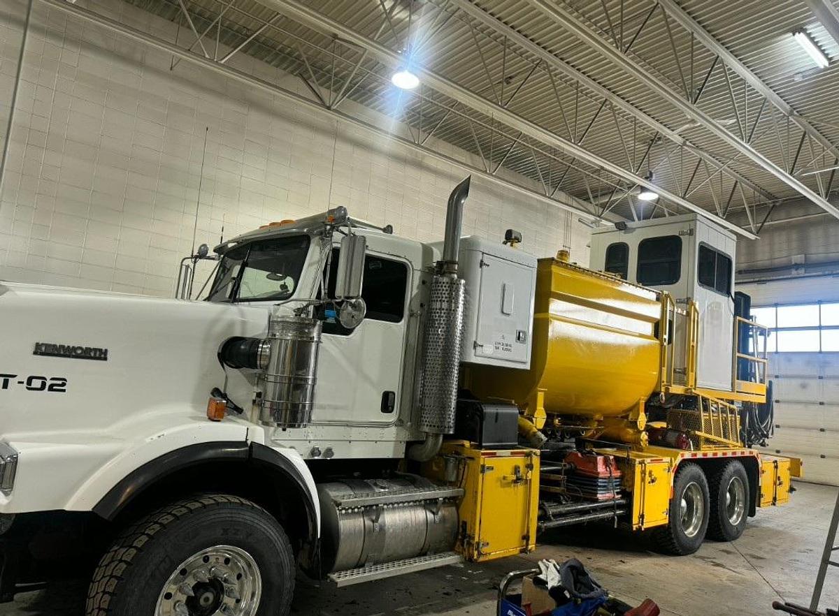 Used Kenworth C500 Cement / Acid truck 