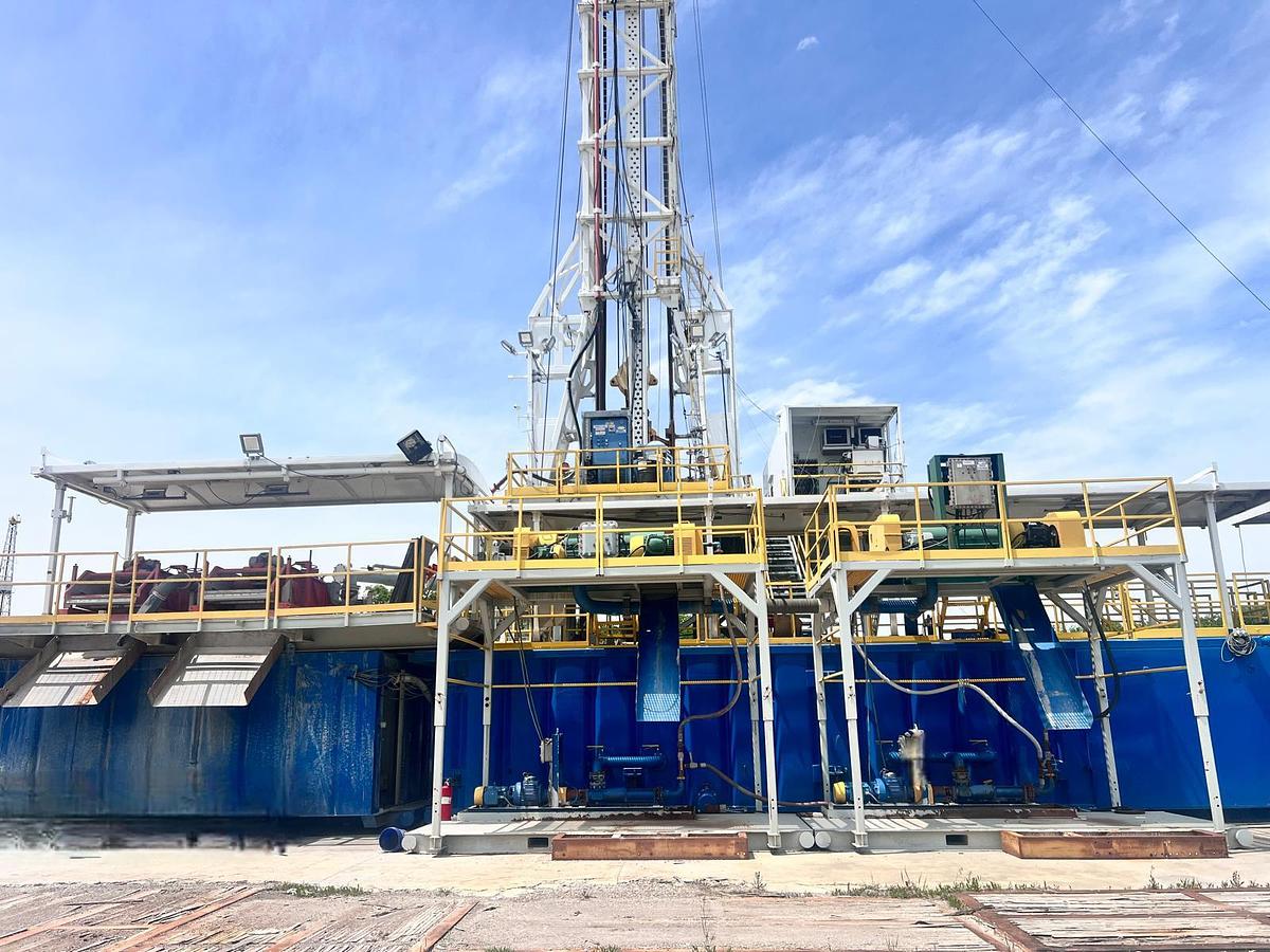 Used TELE TRIPLE CYBER WALKING DRILLING RIG