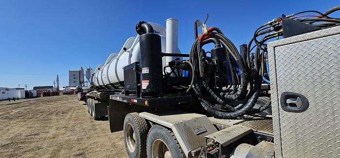 Used 2023 Kenworth T880 semi vac package